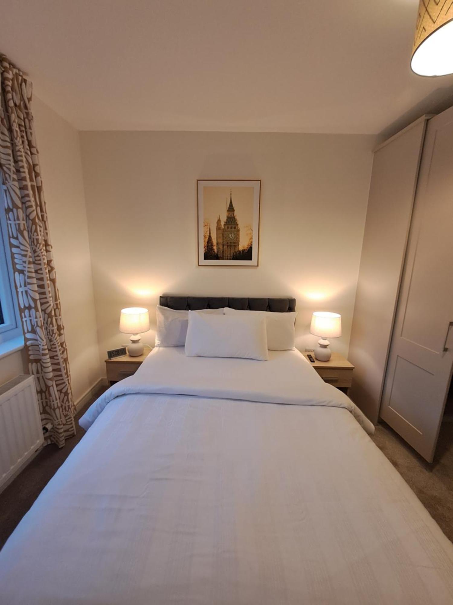 Cozy Bedroom In Lucan, ดับลิน ภายนอก รูปภาพ