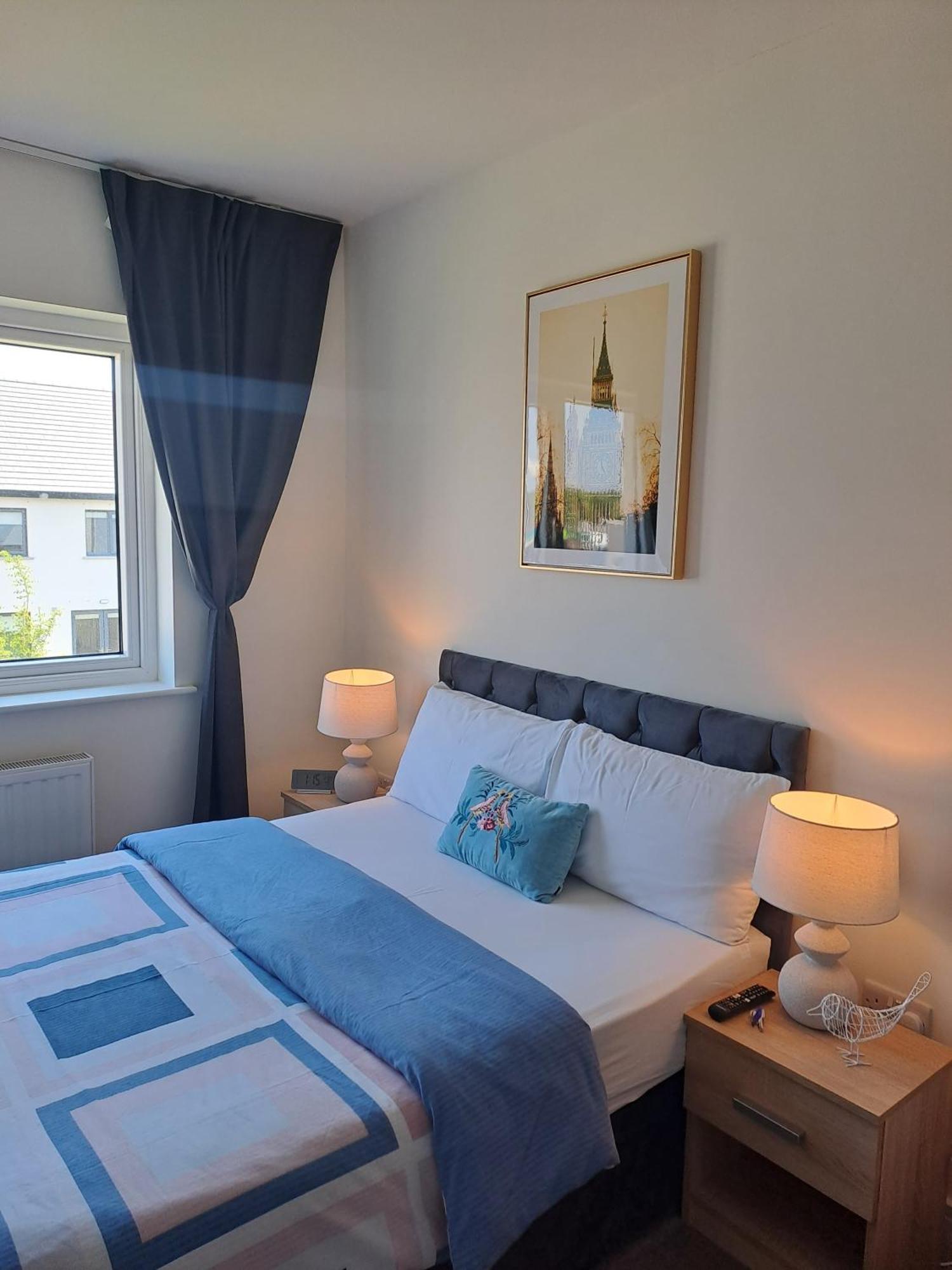 Cozy Bedroom In Lucan, ดับลิน ภายนอก รูปภาพ